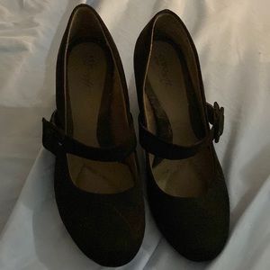 Euro soft Mary Jane heels size 8 1/2 (I think)